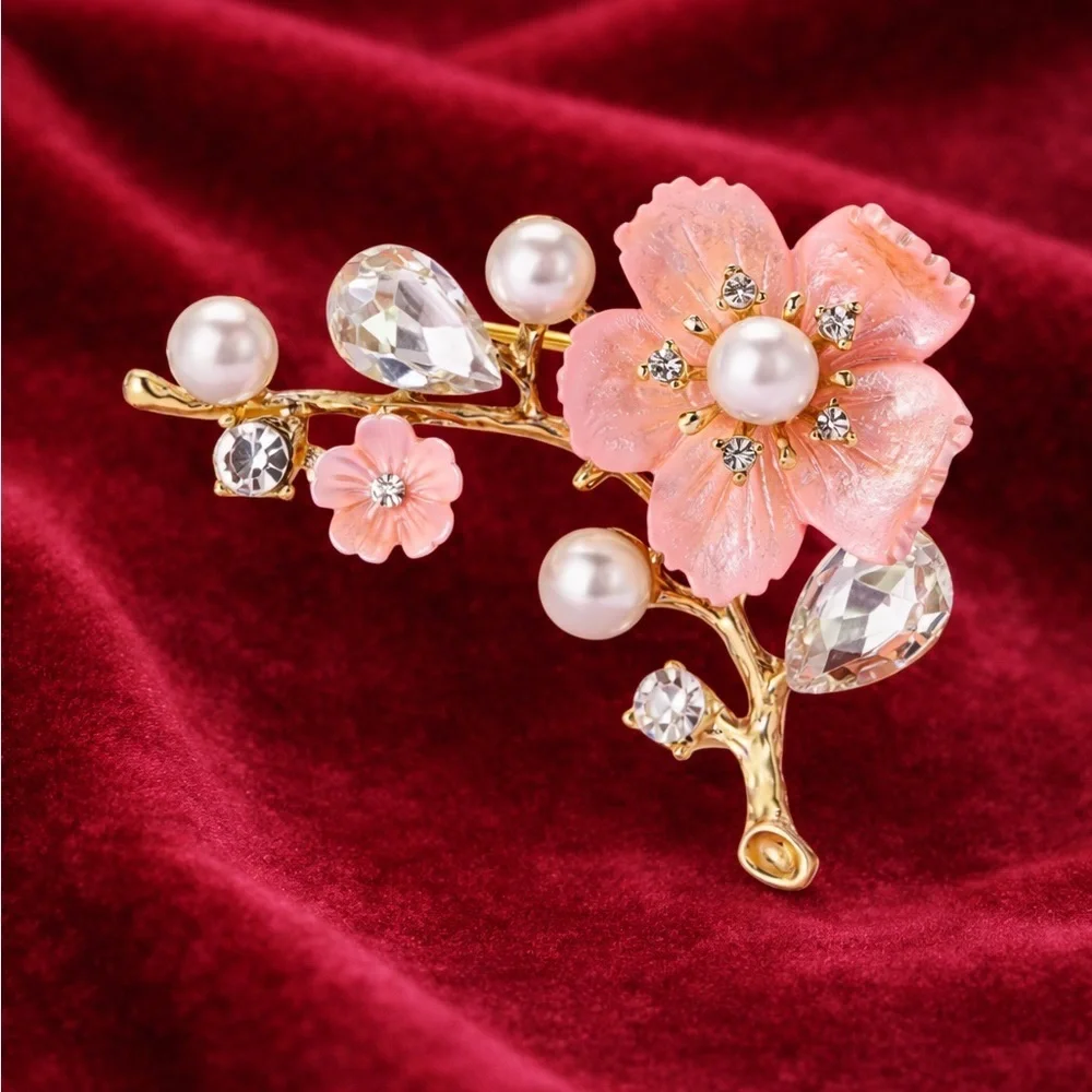 Stunning Blush Pink Floral Brooch ✨ Pearl Crystal Luxury Pin